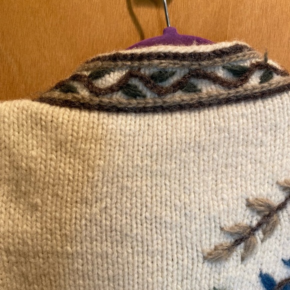 Vtg handmade chunky knit cardigan sweater fair isle flower M/L grannicore winter - Picture 3 of 13